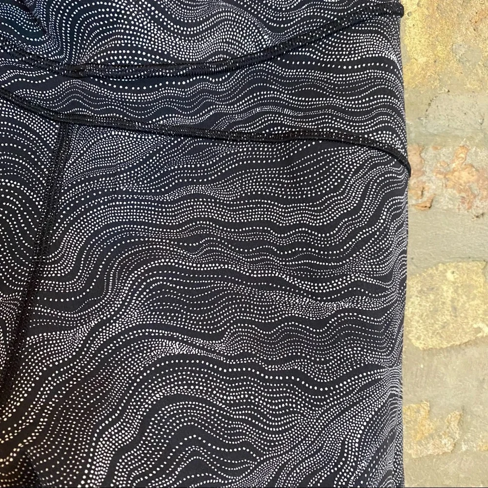 LULULEMON ~ Skull Soul Cycle Gray Black Cropped Leggings - Picture 7 of 9